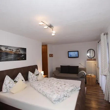 Garni Gerhard לינה וארוחת בוקר אוץ