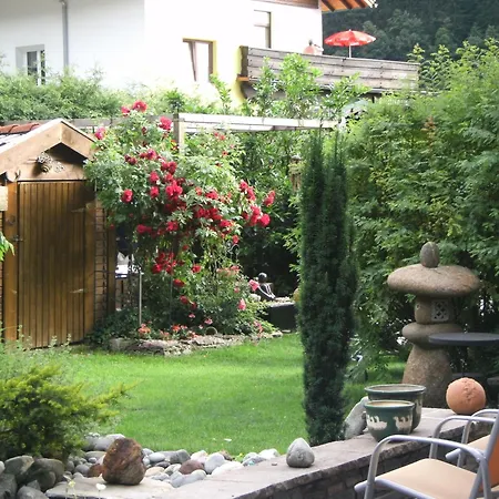 Bed & Breakfast Garni Gerhard Oetz