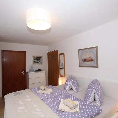 Bed & Breakfast Garni Gerhard *