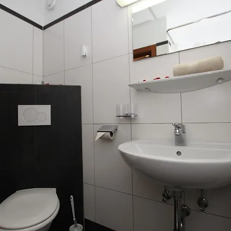 Garni Gerhard Bed & Breakfast Oetz