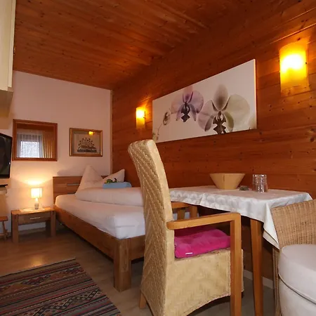 Bed & Breakfast Garni Gerhard Oetz