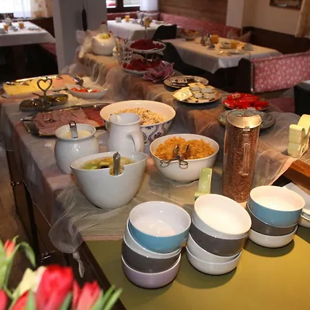 Garni Gerhard Bed & Breakfast 3*